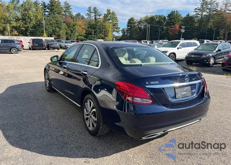 2017 Mercedes-Benz C 300 4Matic из США, поврежденный, VIN 55SWF4KB3HU222509